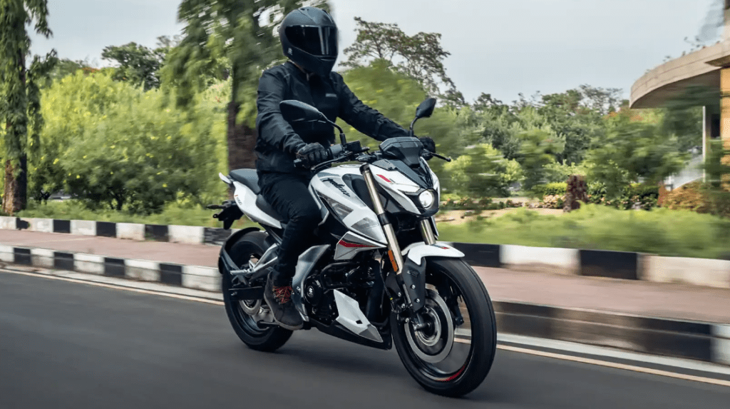 Bajaj Pulsar N160 Review