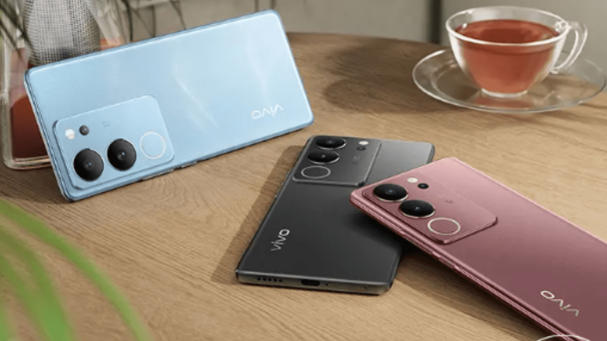 Vivo V29 5G smartphone with 6.78-inch 120Hz curved AMOLED display, 50MP OIS Aura Light camera and 4600mAh battery with 80W fast charging at ₹27,999